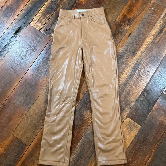 Abercrombie & Fitch Curve Love Vegan Leather Pants in Camel  90s Ultra High Rise - Picture 2 of 6